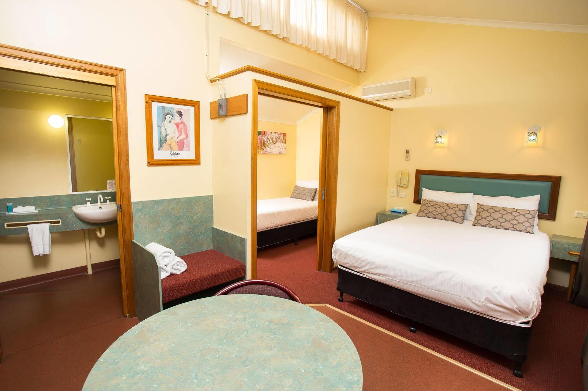توومبا Downs Motel المظهر الخارجي الصورة